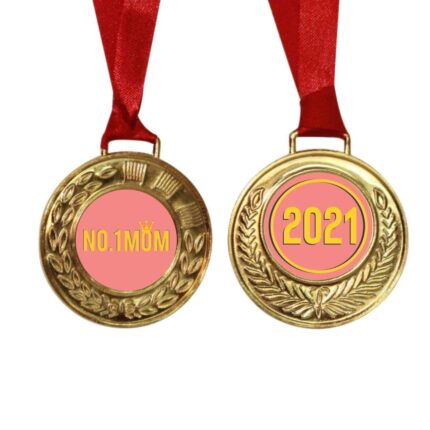 Queen No. 1 Mom Printed Award Medal - Golden, Alloy