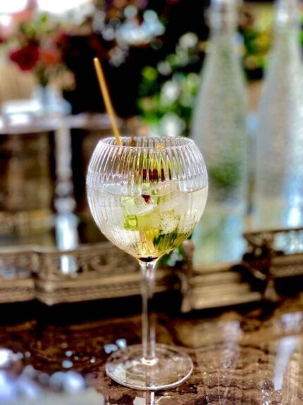 Ribbed wine glass Set of 6Pcs White box